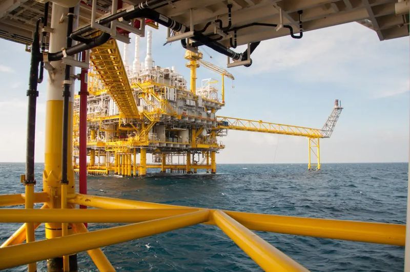 國際油價百元關口失而復得 專家認為化工板塊價格將上移